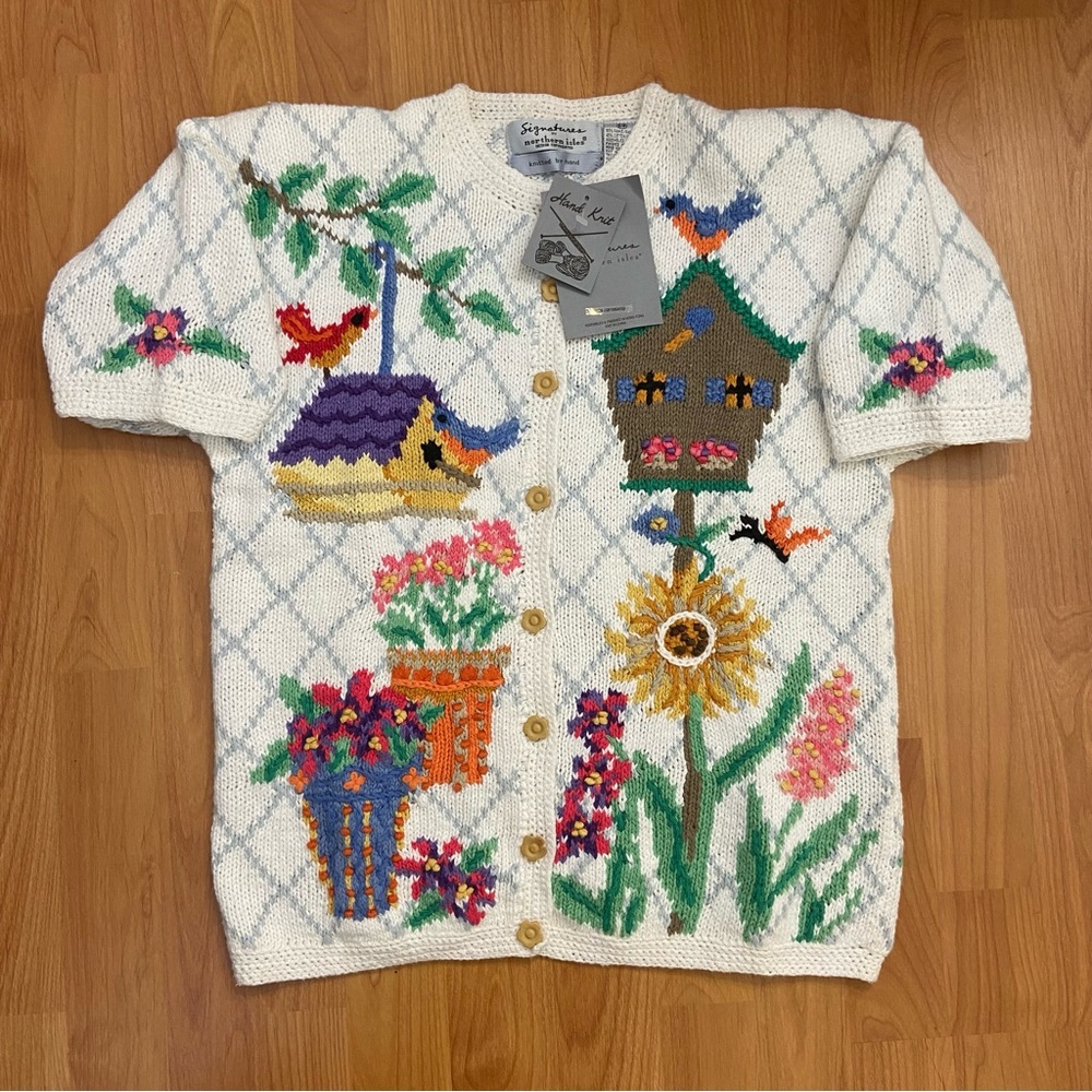 NWT Signatures by Northern Isles Women’s Birds & Flowers Knit Button Up Small